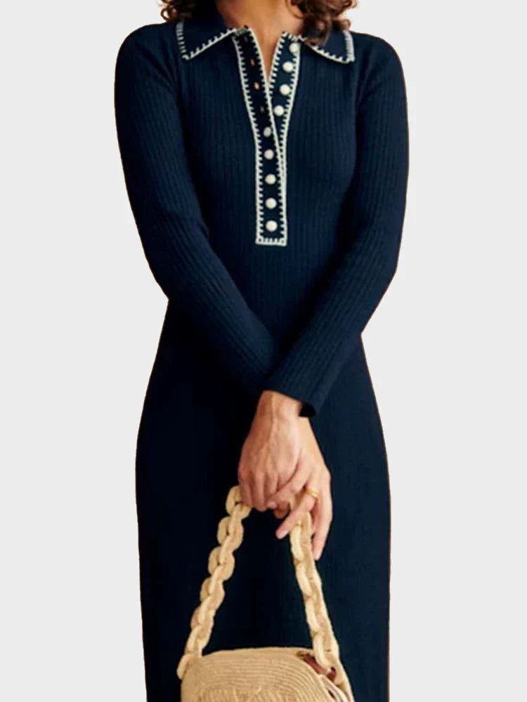Robe moulante à col et fente