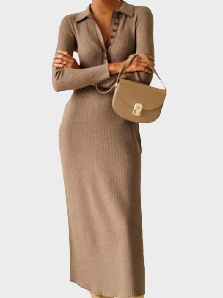 Robe moulante à col et fente