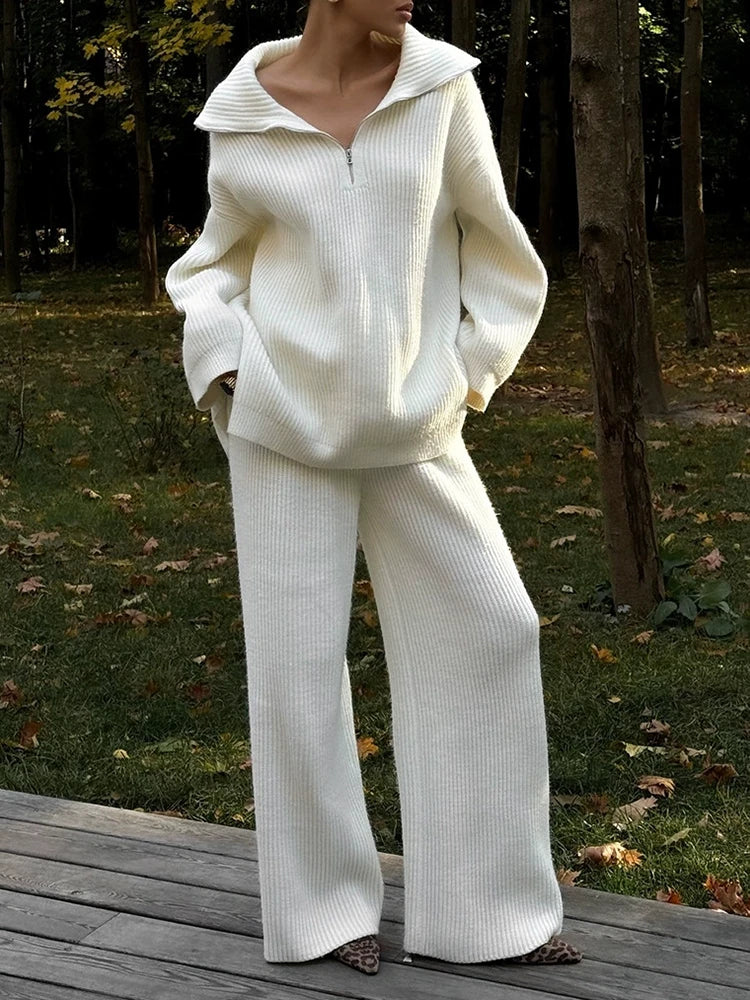 Ensemble en maille avec pull demi-zippé
