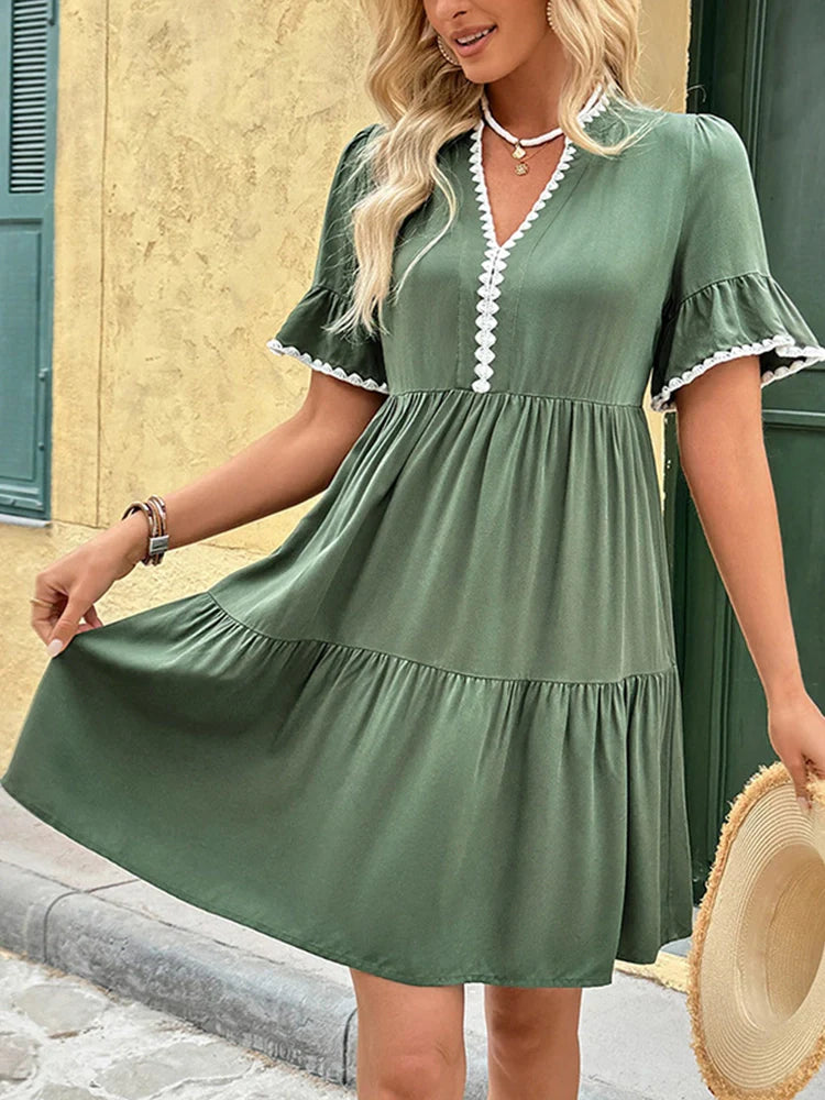 Robe courte resort femme col V manches courtes à volants en dentelle