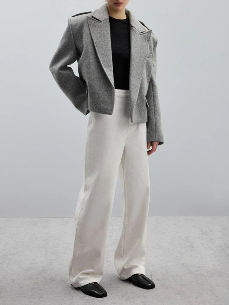 Manteau femme en laine mélangée à revers en pointe et pattes d'épaule