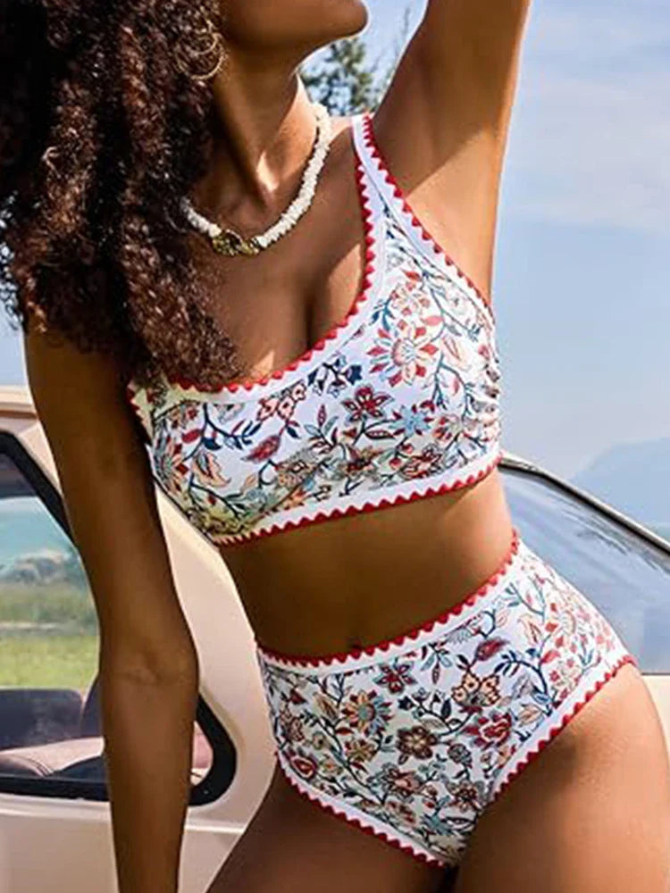 Maillot 2 pièces imprimé fleuri à surpiqûres