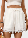 Short de plage bohème en dentelle