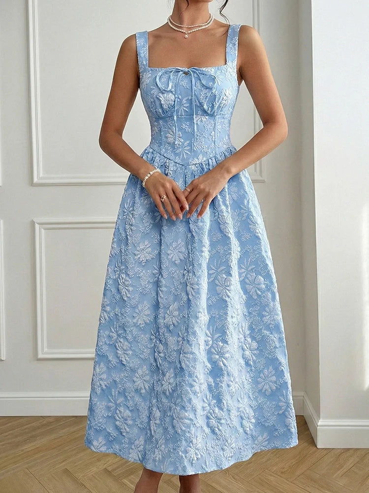 Robe longue fluide en jacquard, col carré sans manches