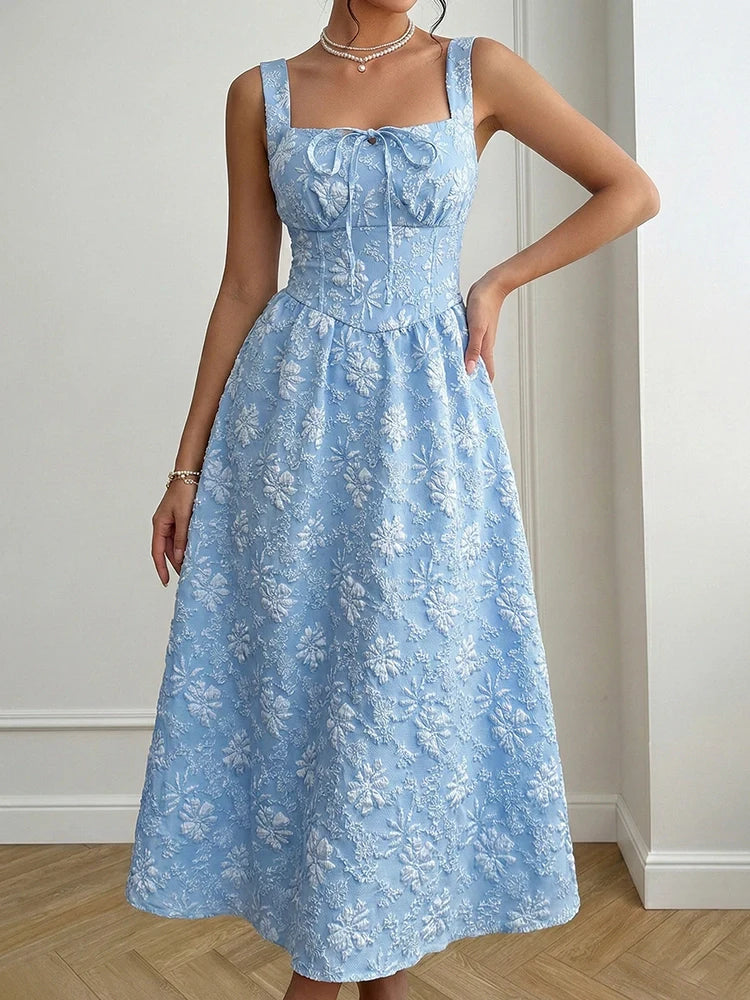 Robe longue fluide en jacquard, col carré sans manches