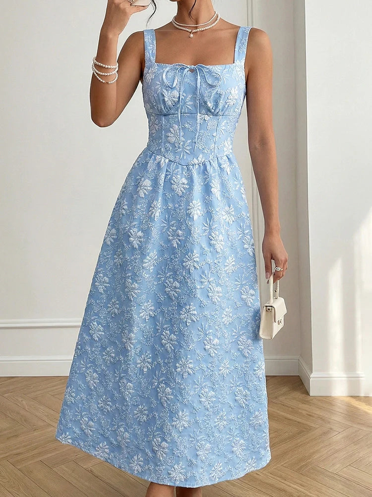 Robe longue fluide en jacquard, col carré sans manches