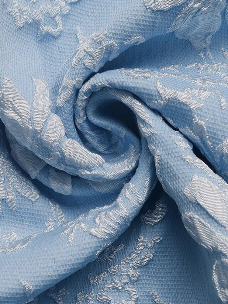 Robe longue fluide en jacquard, col carré sans manches