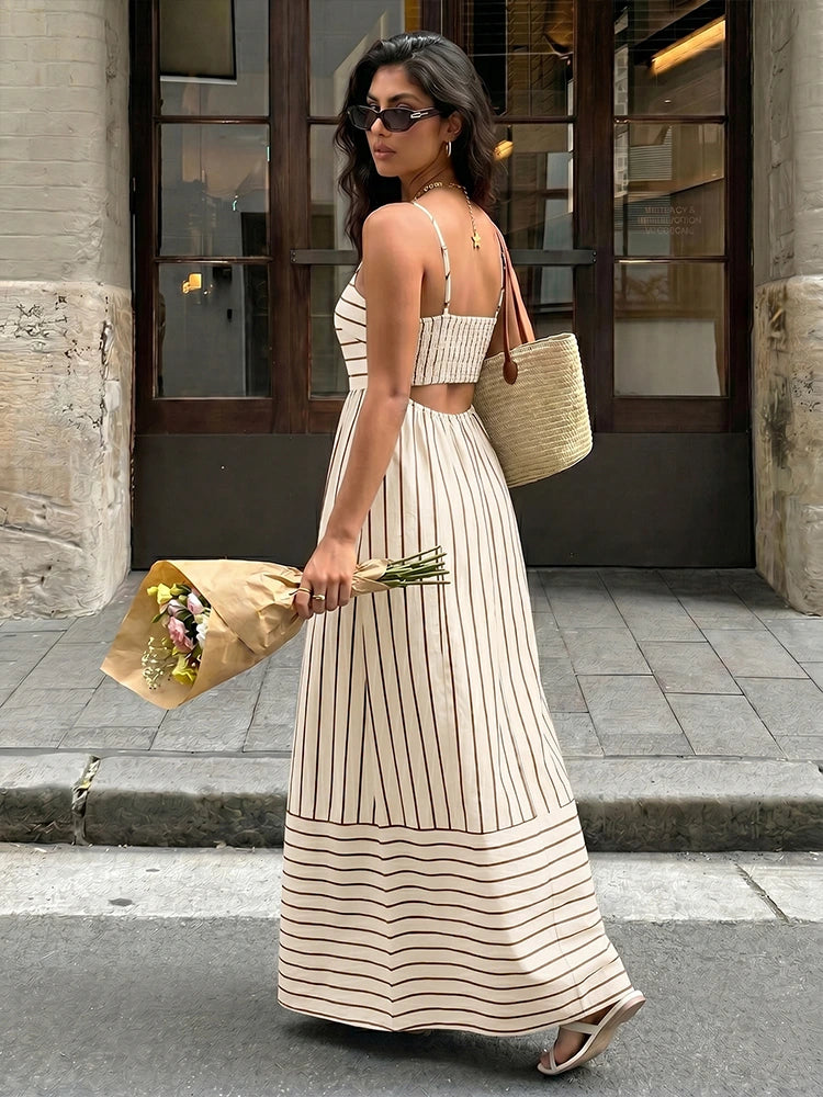 Robe longue rayée à fines bretelles