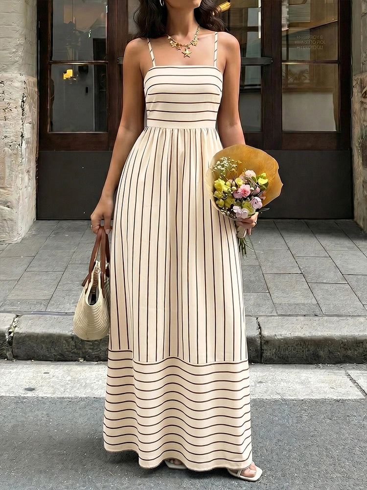 Robe longue rayée à fines bretelles