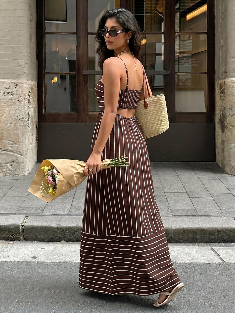 Robe longue rayée à fines bretelles