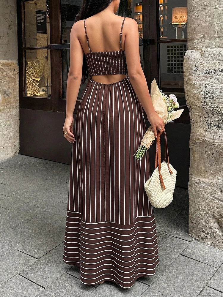 Robe longue rayée à fines bretelles