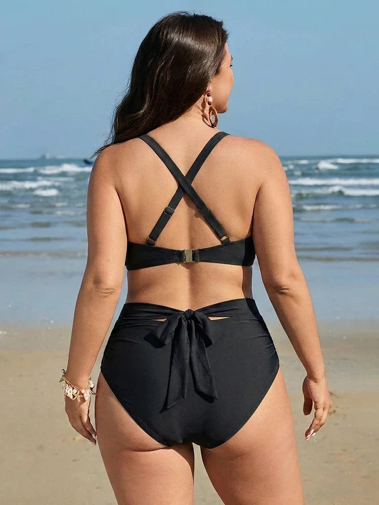 Bikini gainant torsadé avec voile en mesh