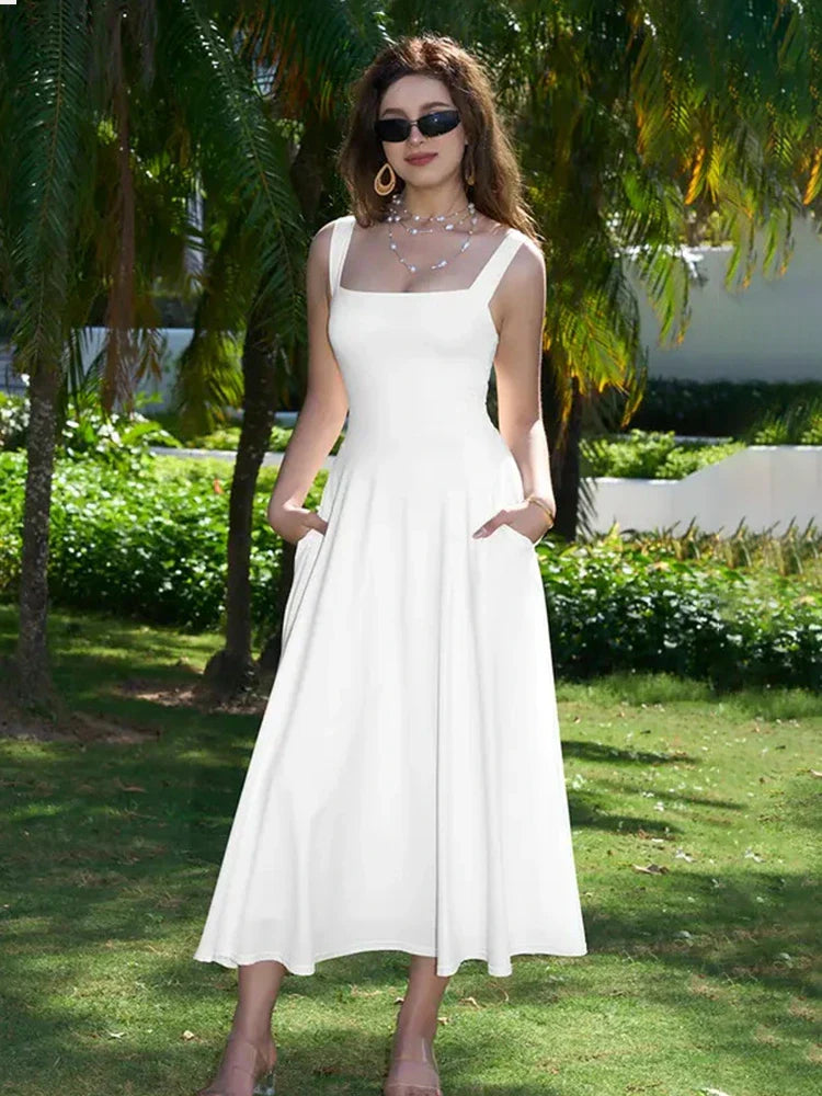 Robe longue élégante à encolure carrée
