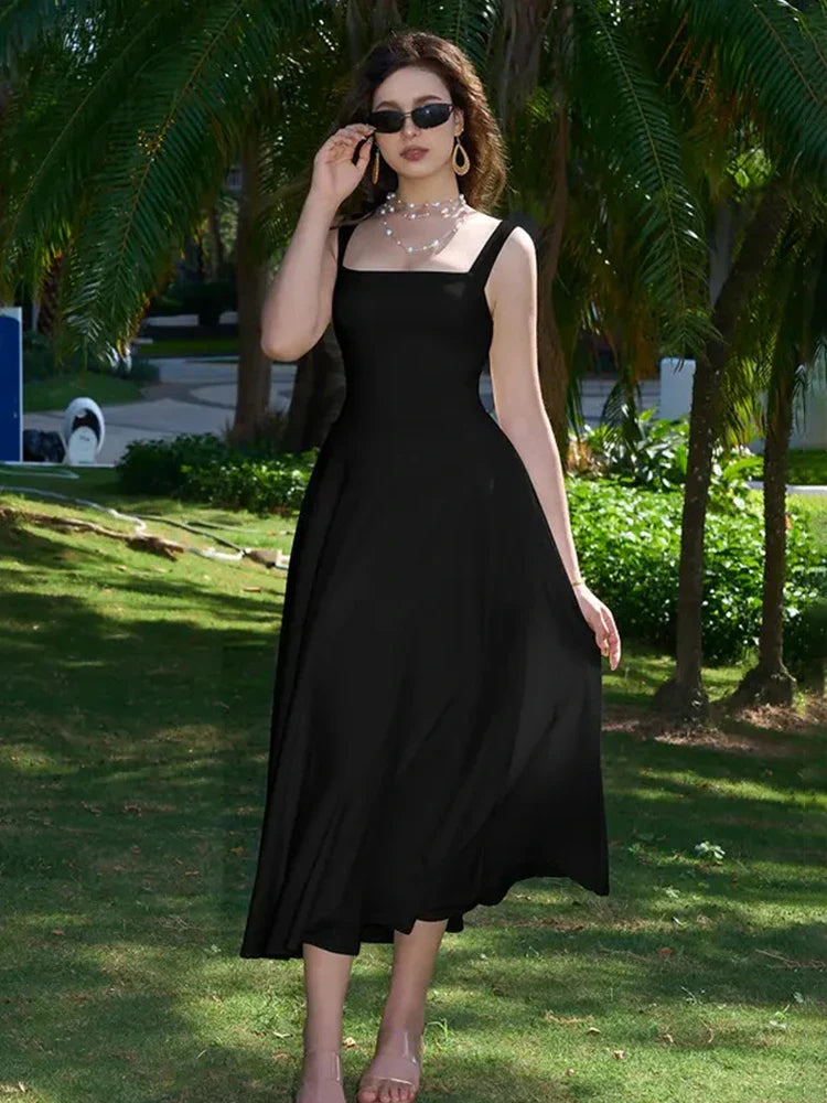 Robe longue élégante à encolure carrée