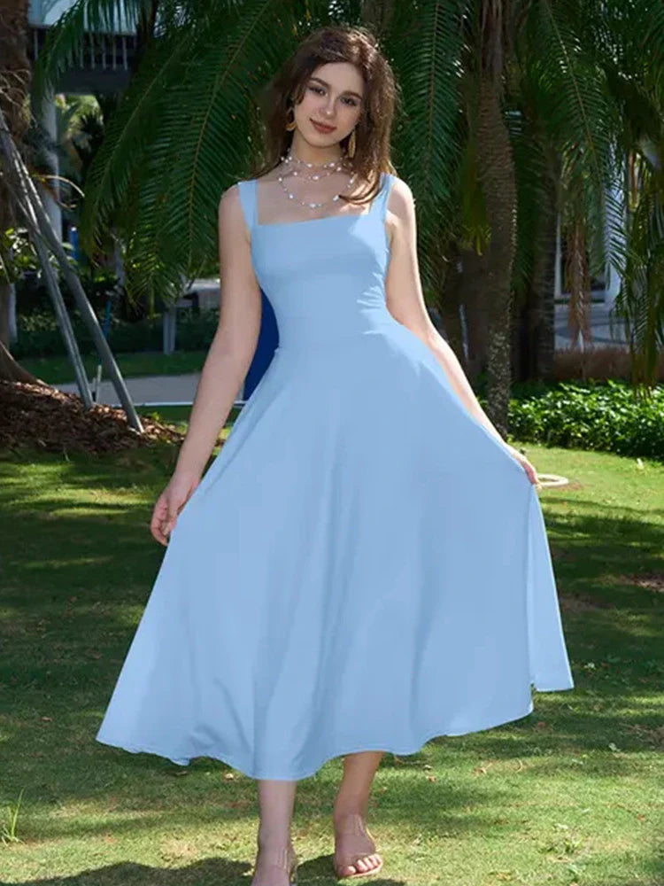 Robe longue élégante à encolure carrée