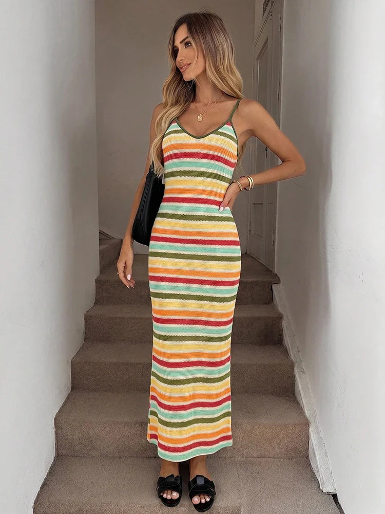 Robe longue en maille rayée dos nu