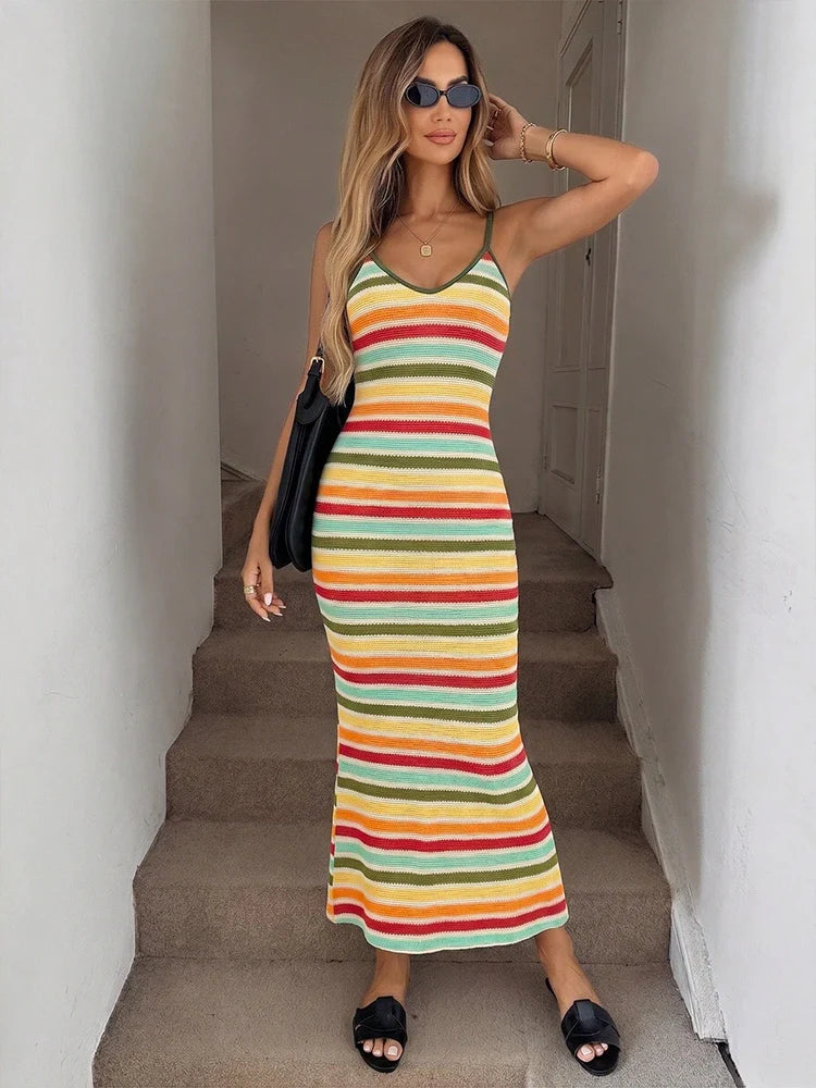Robe longue en maille rayée dos nu