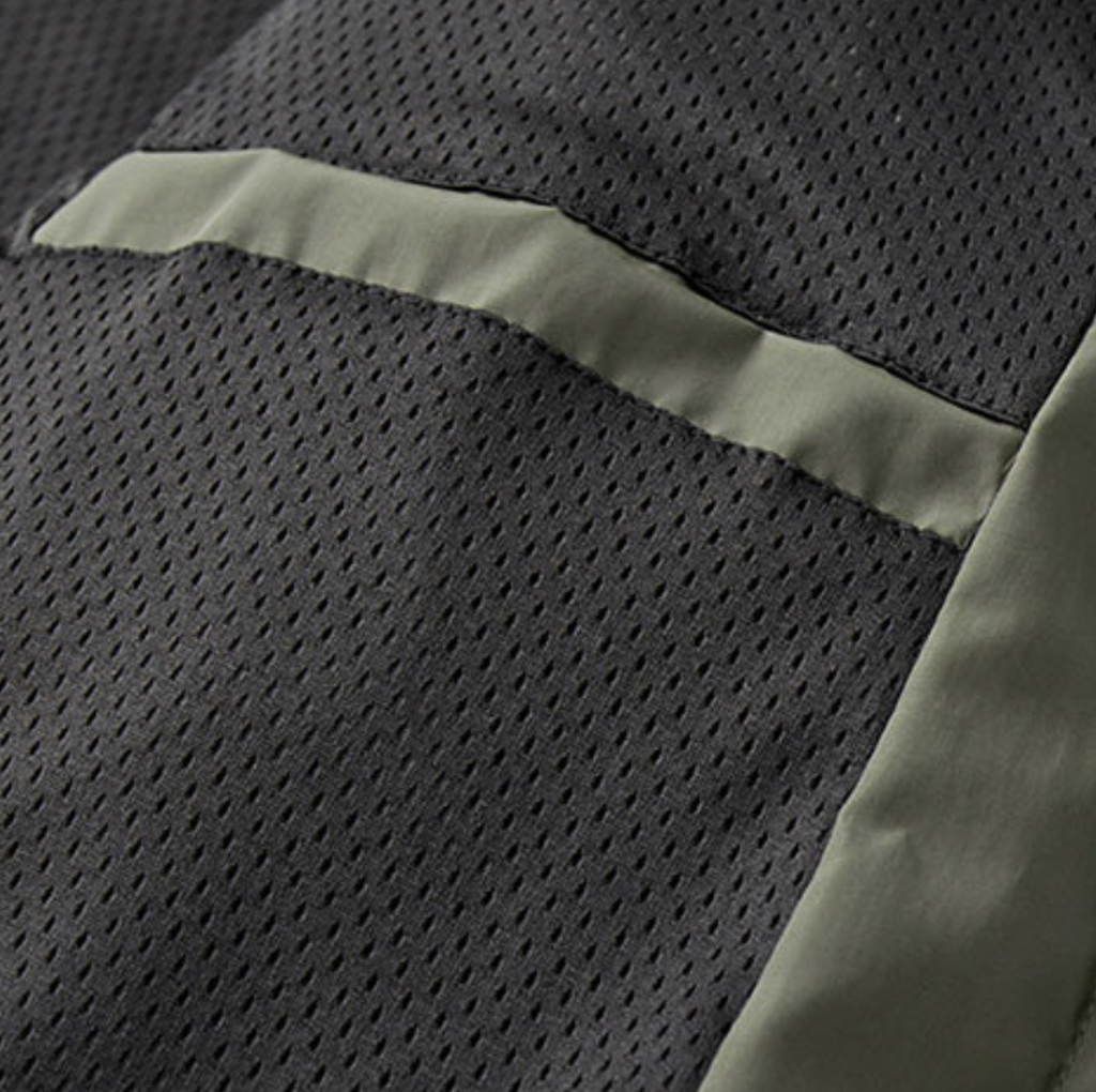 Veste à capuche en résille - Maison Flavigny