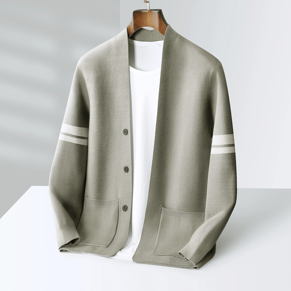 Cardigan en laine vierge Benigno - Maison Flavigny