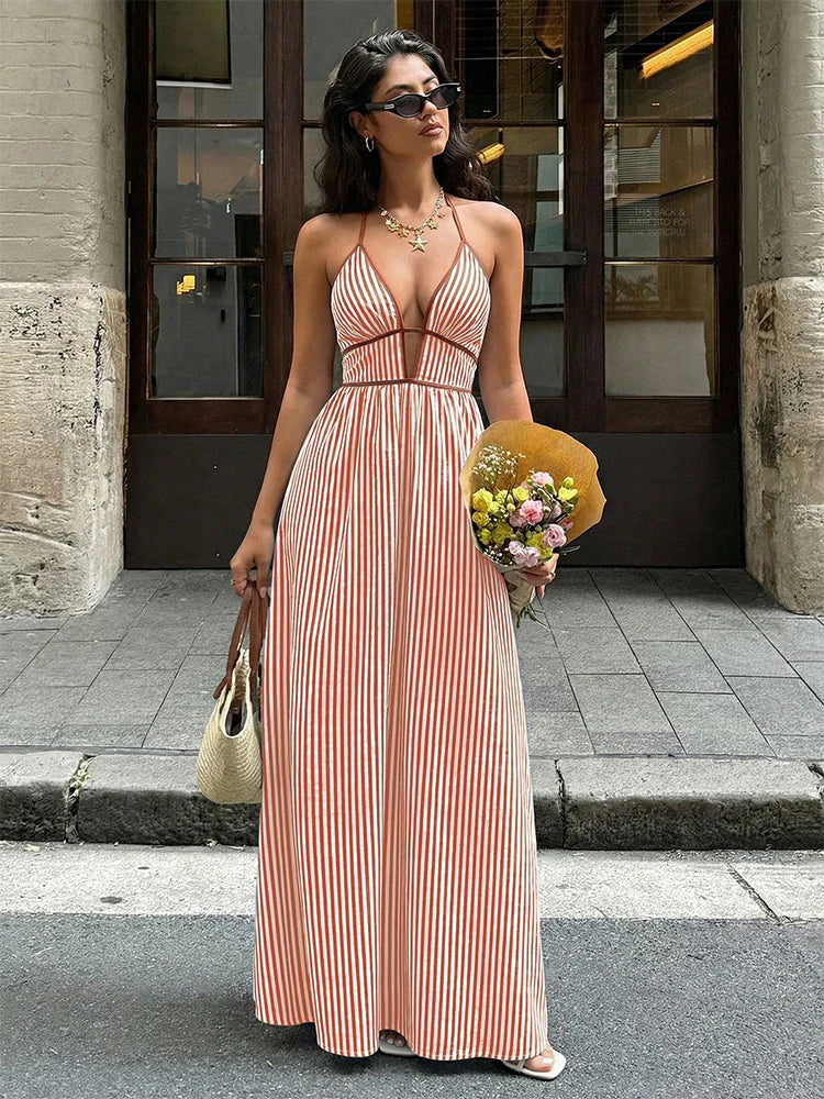 Robe longue femme à rayures et col dos-nu